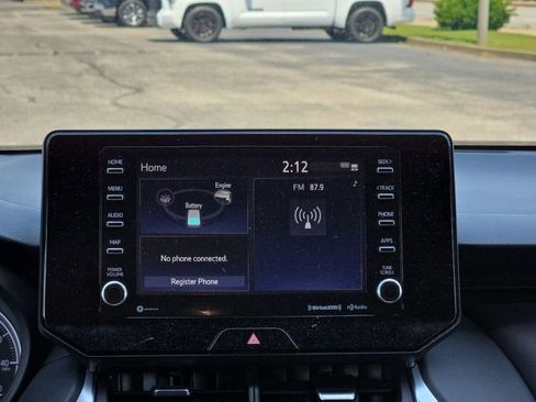 Used 2021 Toyota Venza LE AWD/4WD image 12