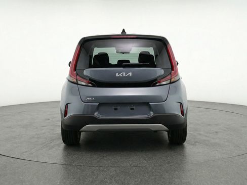 Used 2025 Kia Soul LX w/ LX Technology Package FWD image 7