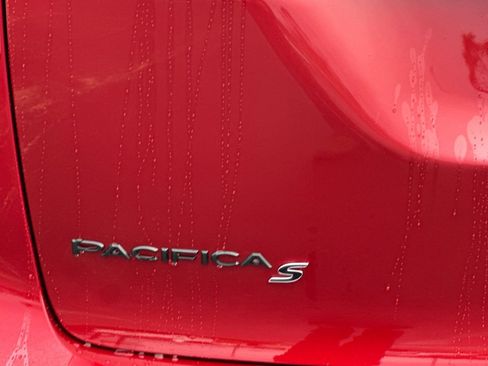 New 2026 Chrysler Pacifica Select w/ S Appearance Package image 30