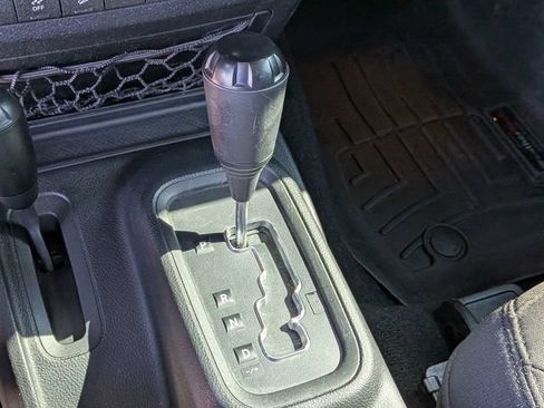 Used 2017 Jeep Wrangler Sport AWD/4WD image 18