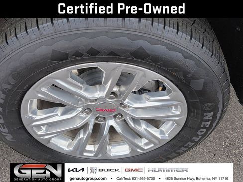 Used 2024 GMC Yukon SLT image 12