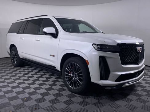 Certified 2023 Cadillac Escalade ESV V AWD/4WD image 23