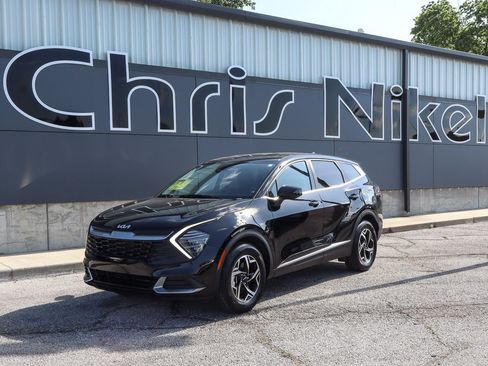 Used 2025 Kia Sportage LX FWD image 1