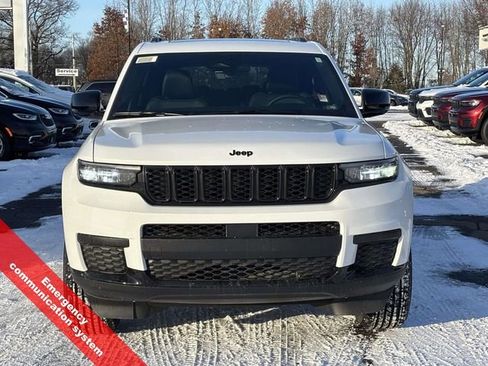New 2025 Jeep Grand Cherokee L Altitude image 35