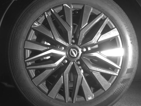 Used 2025 Nissan Altima 2.5 SV FWD image 12