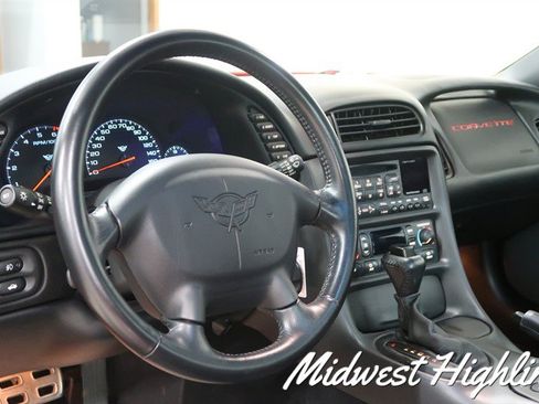 Used 2002 Chevrolet Corvette Coupe w/ Preferred Equipment Group2 RWD image 28