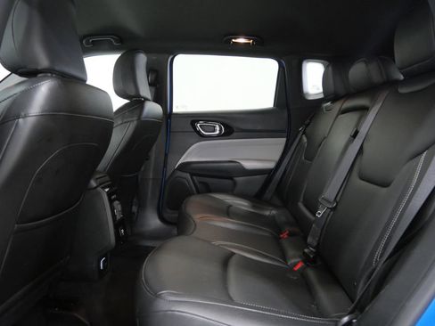 Used 2025 Jeep Compass Limited image 23