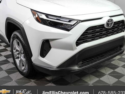 Used 2025 Toyota RAV4 XLE FWD image 34