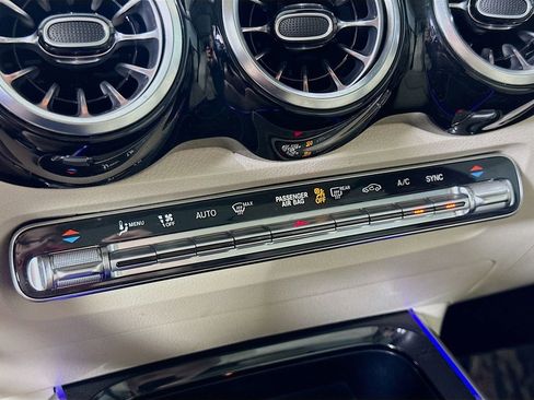 Used 2023 Mercedes-Benz GLB 250 image 28