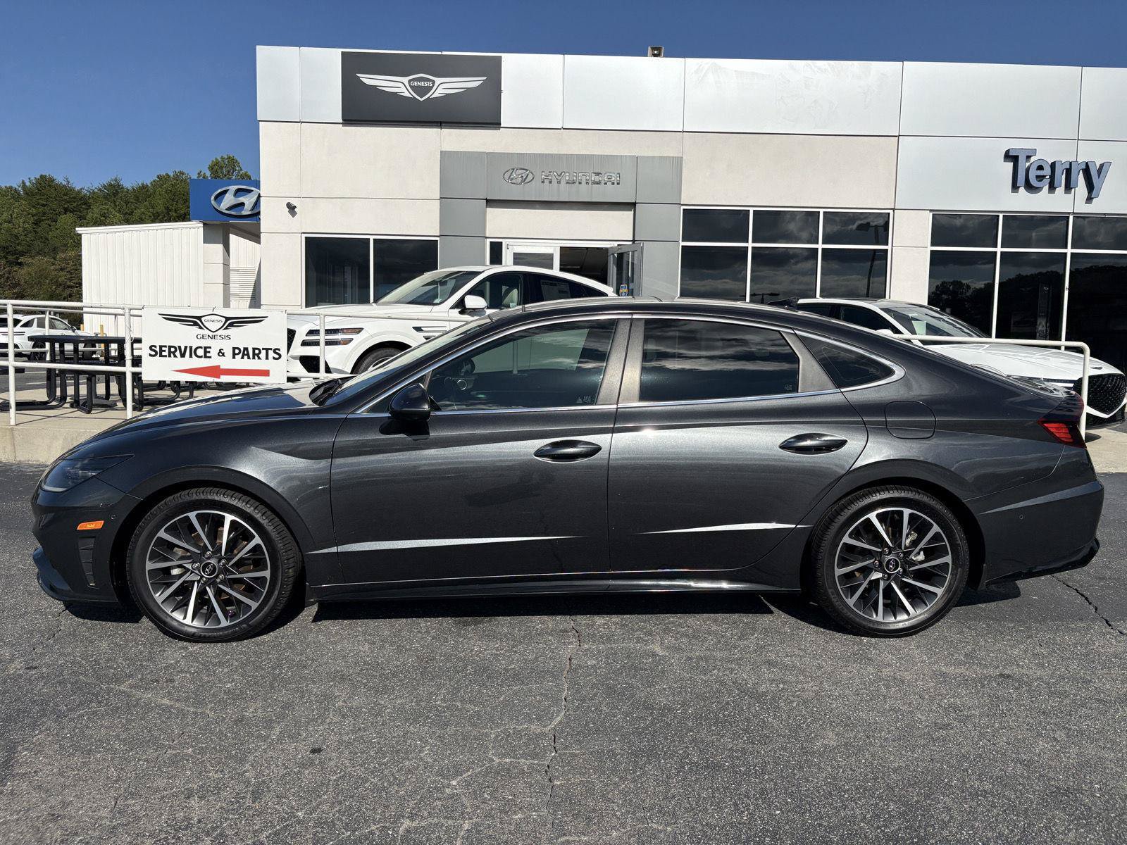 Used 2022 Hyundai Sonata Limited FWD image 4