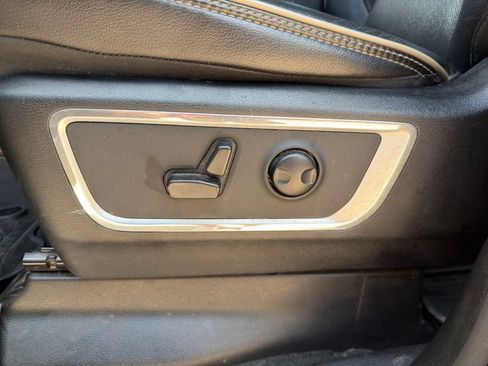 Used 2022 RAM 1500 Laramie AWD/4WD image 25