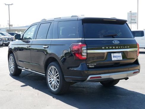Used 2024 Ford Expedition Platinum AWD/4WD image 3