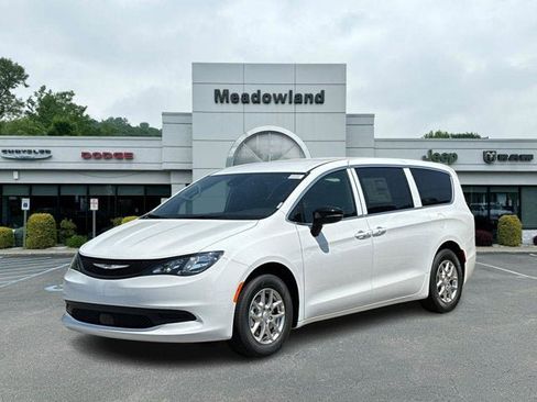 New 2026 Chrysler Voyager LX image 1