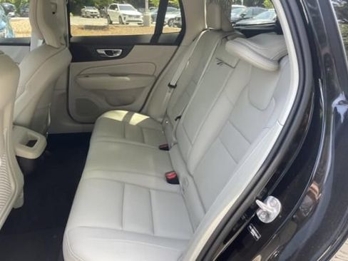 Used 2025 Volvo V60 B5 Cross Country Plus AWD/4WD image 5