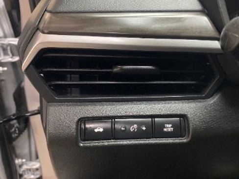 Used 2025 Nissan Altima 2.5 SV image 25