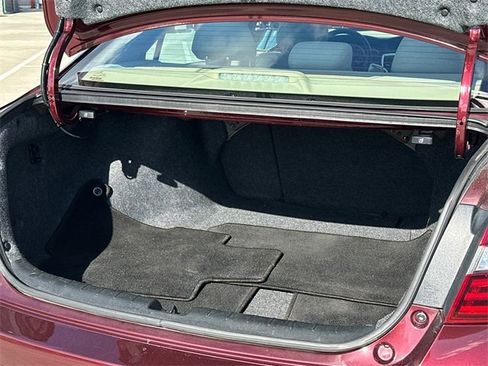 Used 2017 Honda Accord SE image 8