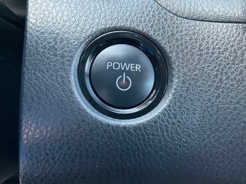 Used 2025 Toyota Camry SE FWD image 13