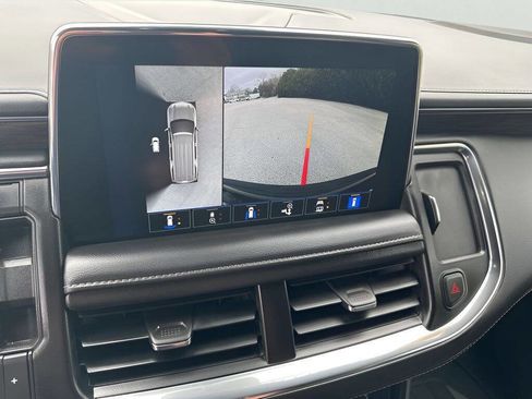 Used 2023 Chevrolet Suburban LT w/ Luxury Package AWD/4WD image 21