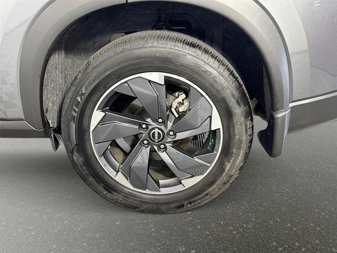 Certified 2026 Nissan Rogue SV FWD image 29