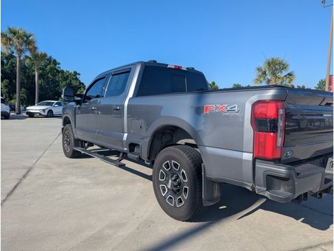 Used 2025 Ford F250 Platinum w/ FX4 Off-Road Package AWD/4WD image 4