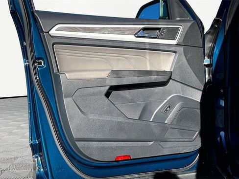 Used 2023 Volkswagen Atlas Cross Sport SE w/ Panoramic Sunroof Package image 23