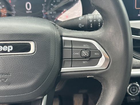 Used 2023 Jeep Compass Latitude image 24