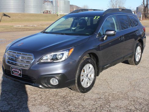Used 2017 Subaru Outback 2.5i Premium image 2