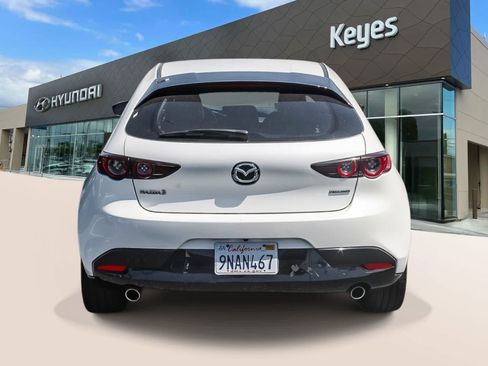 Used 2020 MAZDA MAZDA3 Hatchback FWD image 6