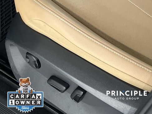 Used 2022 Volkswagen Tiguan SE image 17