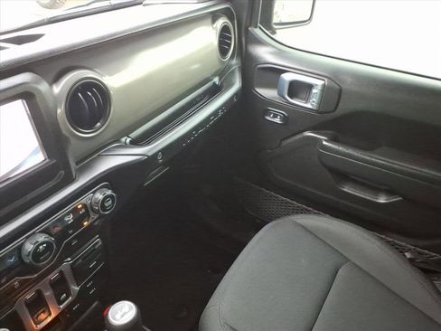 Used 2022 Jeep Wrangler Sport AWD/4WD image 33