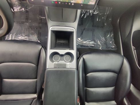 Used 2021 Tesla Model 3 Standard Range Plus image 19