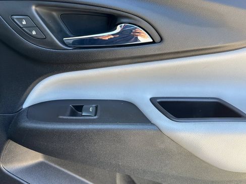 Used 2022 Chevrolet Equinox LT FWD image 19