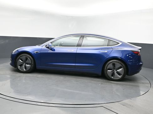 Used 2018 Tesla Model 3 Long Range image 4