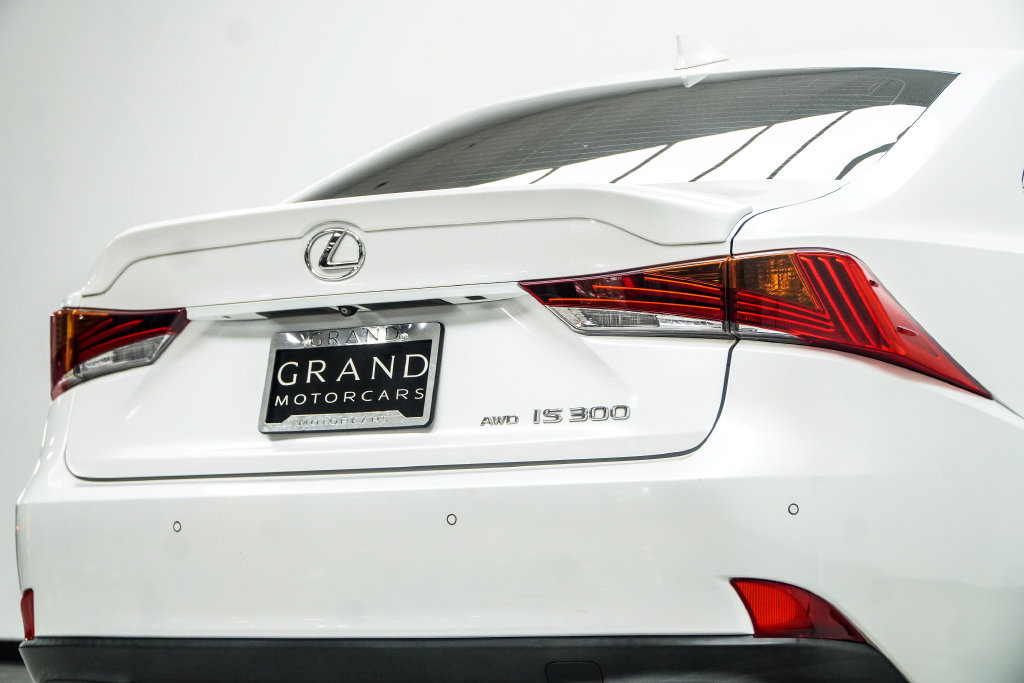 Used 2020 Lexus IS 300 AWD w/ Premium Package image 16