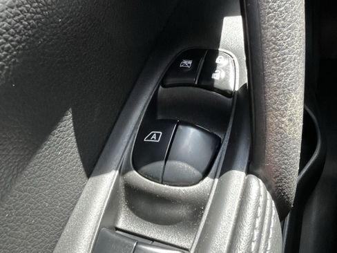 Used 2020 Nissan Rogue SV AWD/4WD image 24