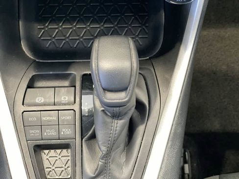 Certified 2025 Toyota RAV4 XLE AWD/4WD image 22
