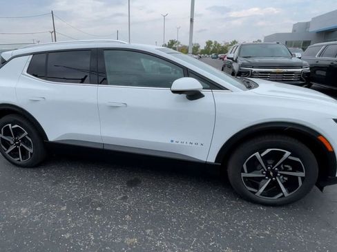 New 2026 Chevrolet Equinox EV LT image 3