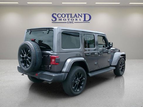 Used 2025 Jeep Wrangler Unlimited Sahara AWD/4WD image 6