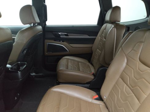 Used 2022 Kia Telluride SX w/ SX Prestige Package image 18