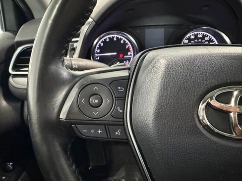 Used 2020 Toyota Camry SE FWD image 11