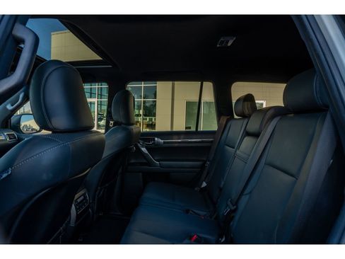 Used 2023 Lexus GX 460 Luxury w/ Accessory Package image 14