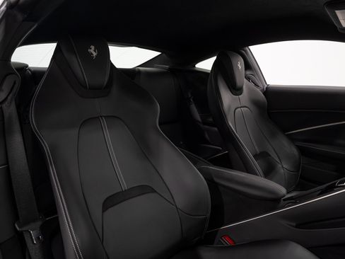 Used 2022 Ferrari Roma RWD image 50
