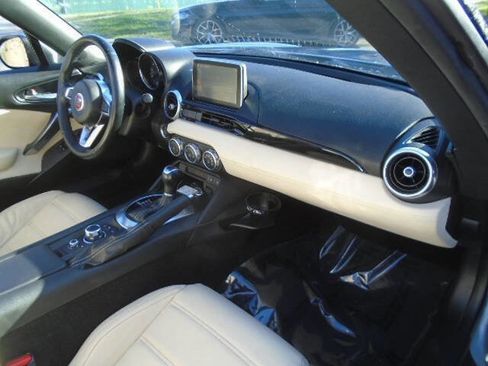 Used 2019 FIAT 124 Spider Lusso RWD image 13