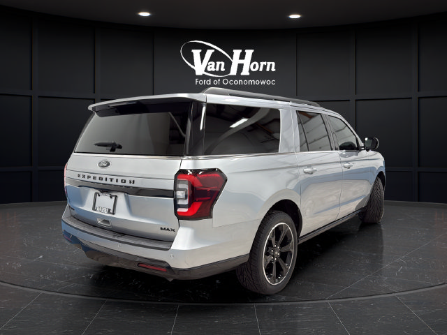 Used 2024 Ford Expedition Max Limited AWD/4WD image 3
