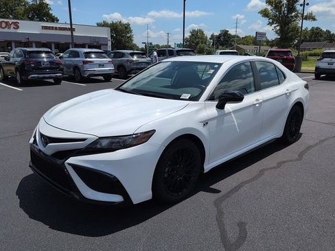 Certified 2023 Toyota Camry SE FWD image 3
