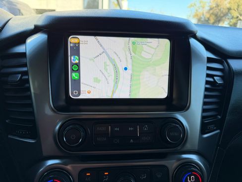 Used 2017 Chevrolet Suburban LT w/ Luxury Package image 11