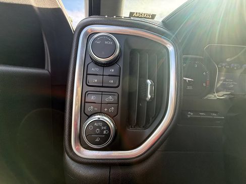 Used 2020 GMC Sierra 3500 Denali w/ Denali Ultimate Package AWD/4WD image 18