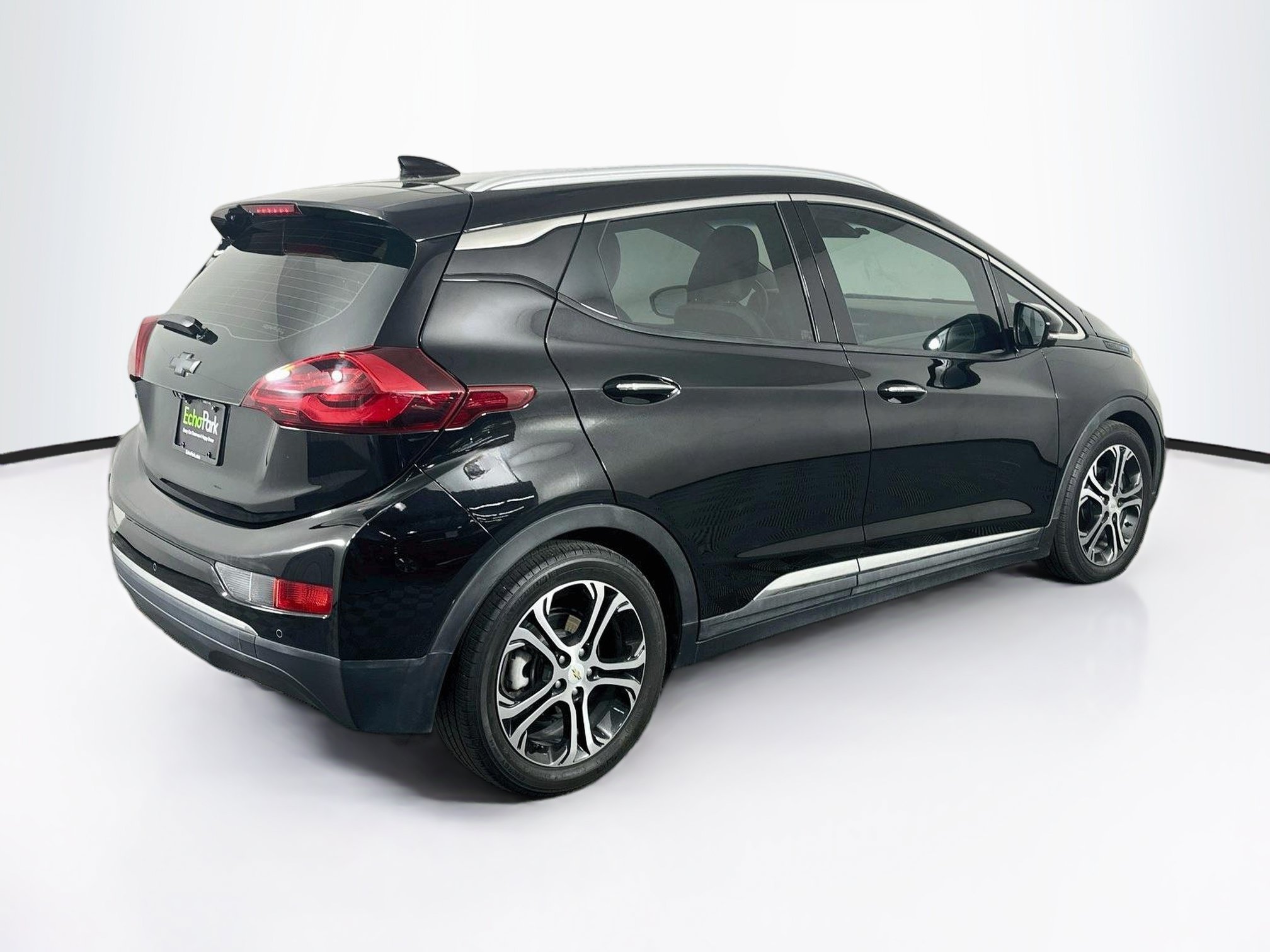 Used 2017 Chevrolet Bolt Premier w/ Driver Confidence II Package FWD image 9