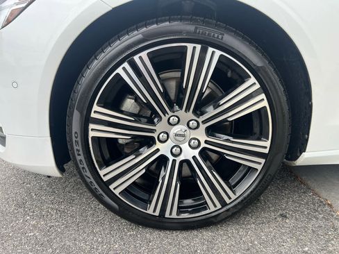 Certified 2022 Volvo S90 B6 Inscription w/ Advanced Package image 5