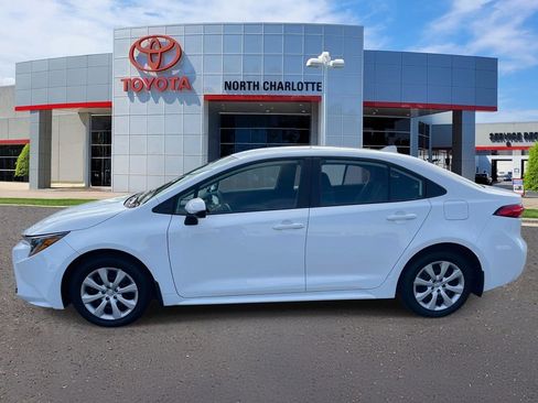 Used 2025 Toyota Corolla LE image 6